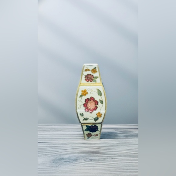 0119 Floral Cloisonné  Bracelet in Cream and Multicolor. - Picture 8 of 11